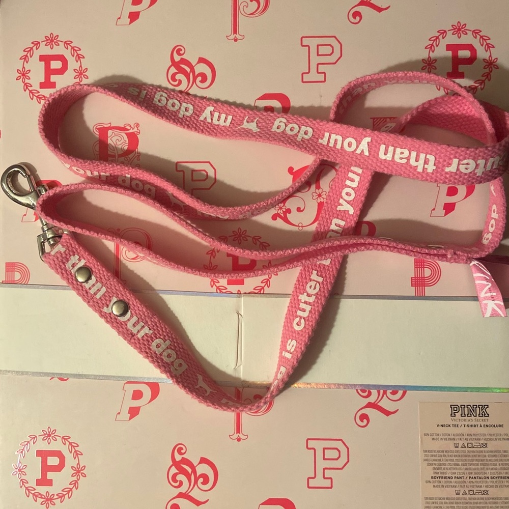 VS PINK pink dog leash and VS PINK Green Nature lover leash.